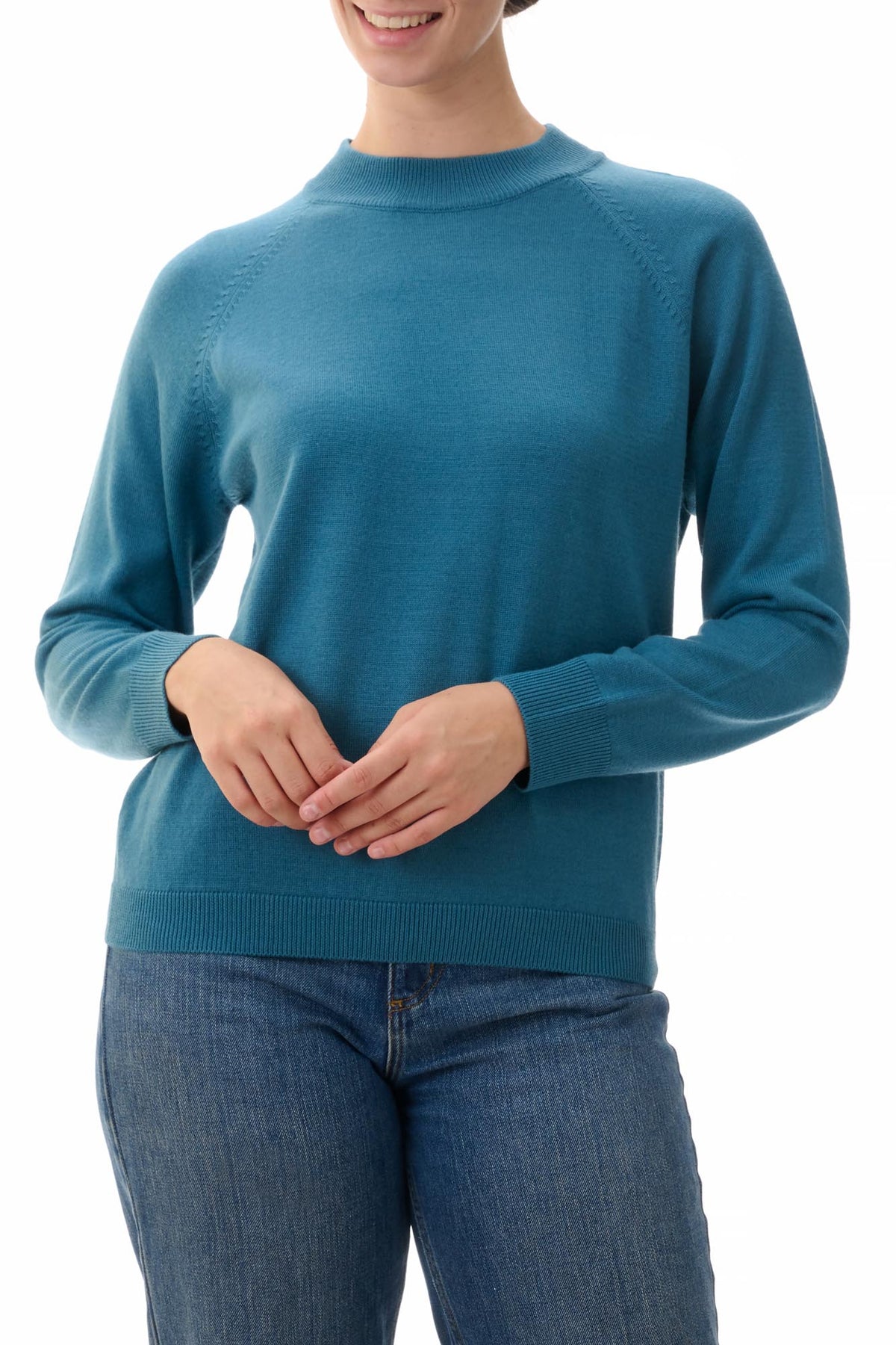 Raglan sleeve pullover