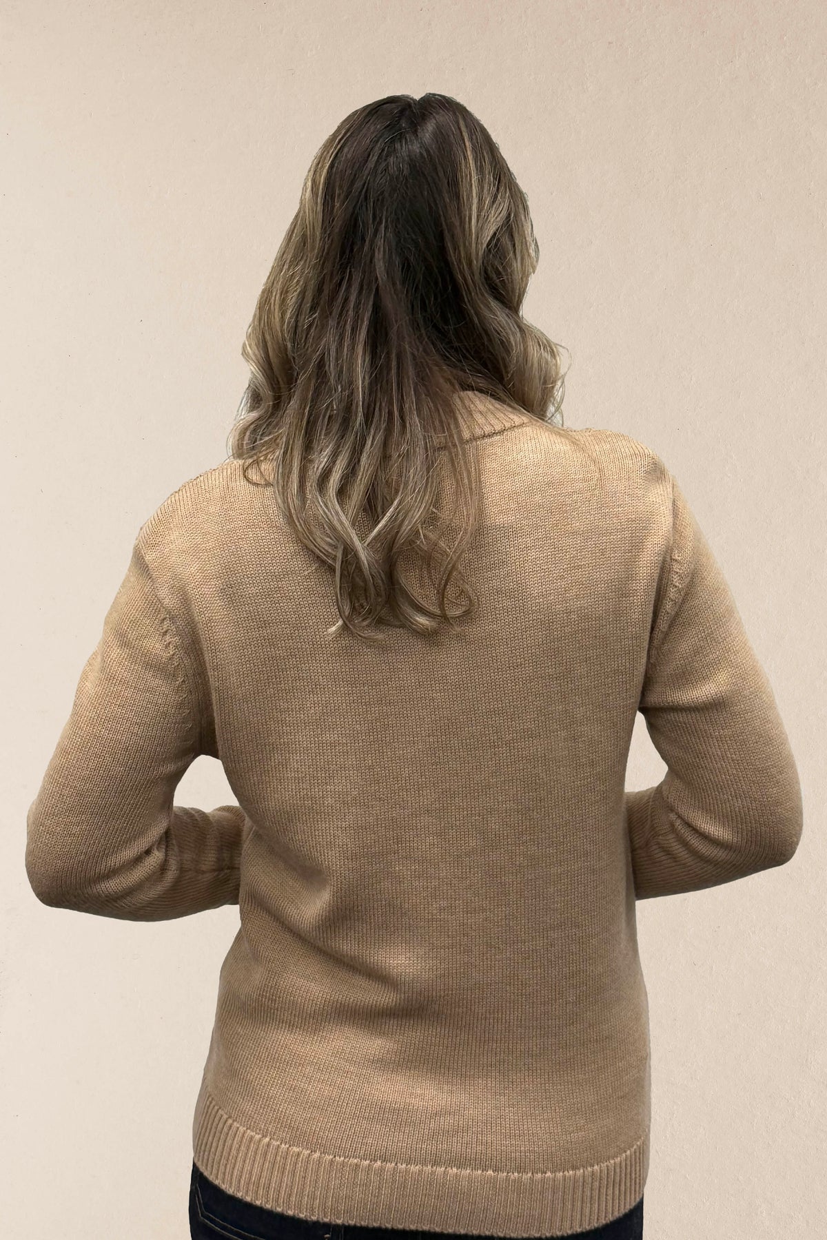 5WL524 - V-neck cable cardigan