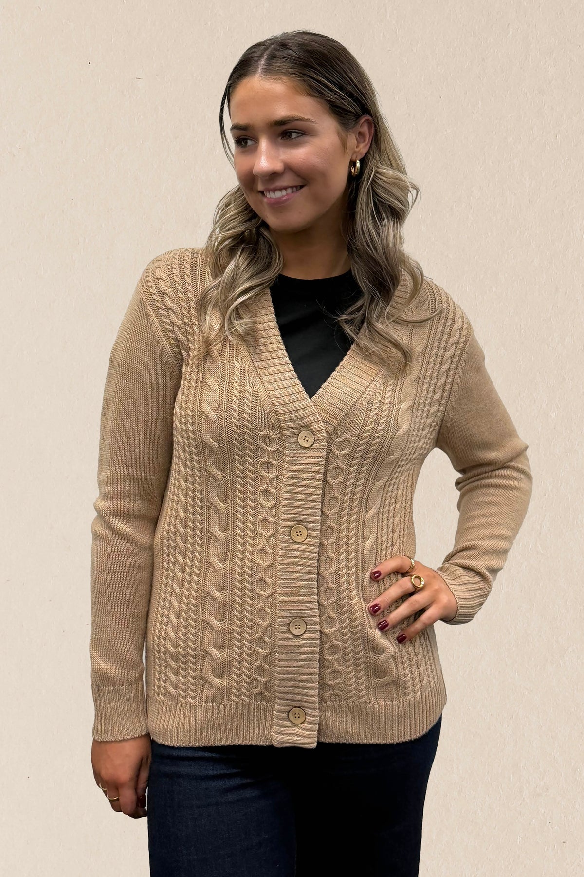 5WL524 - V-neck cable cardigan