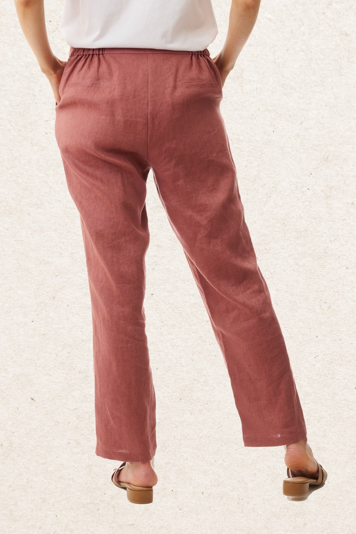 6AL79 - Seamed linen pant