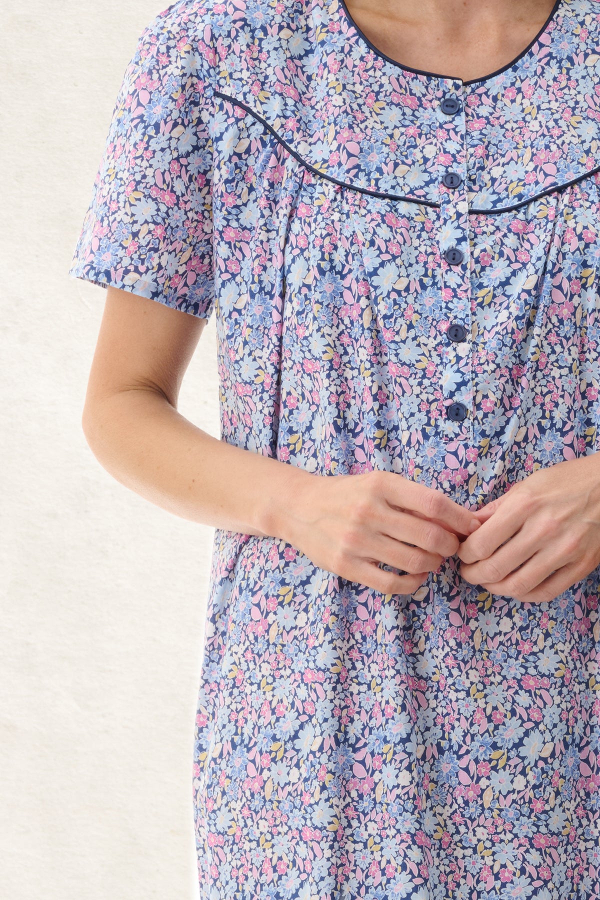 6BV16D - Daisy Short Sleeve Short Nightie