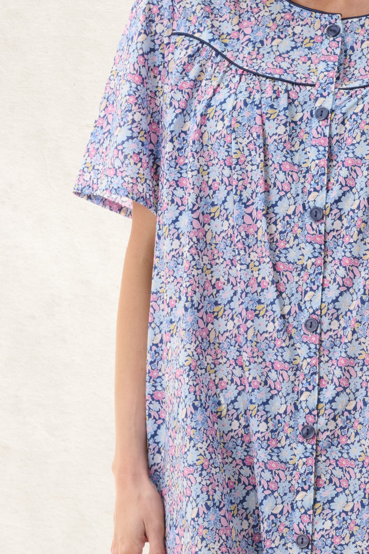 6BV18D - Daisy Short Sleeve Brunchcoat