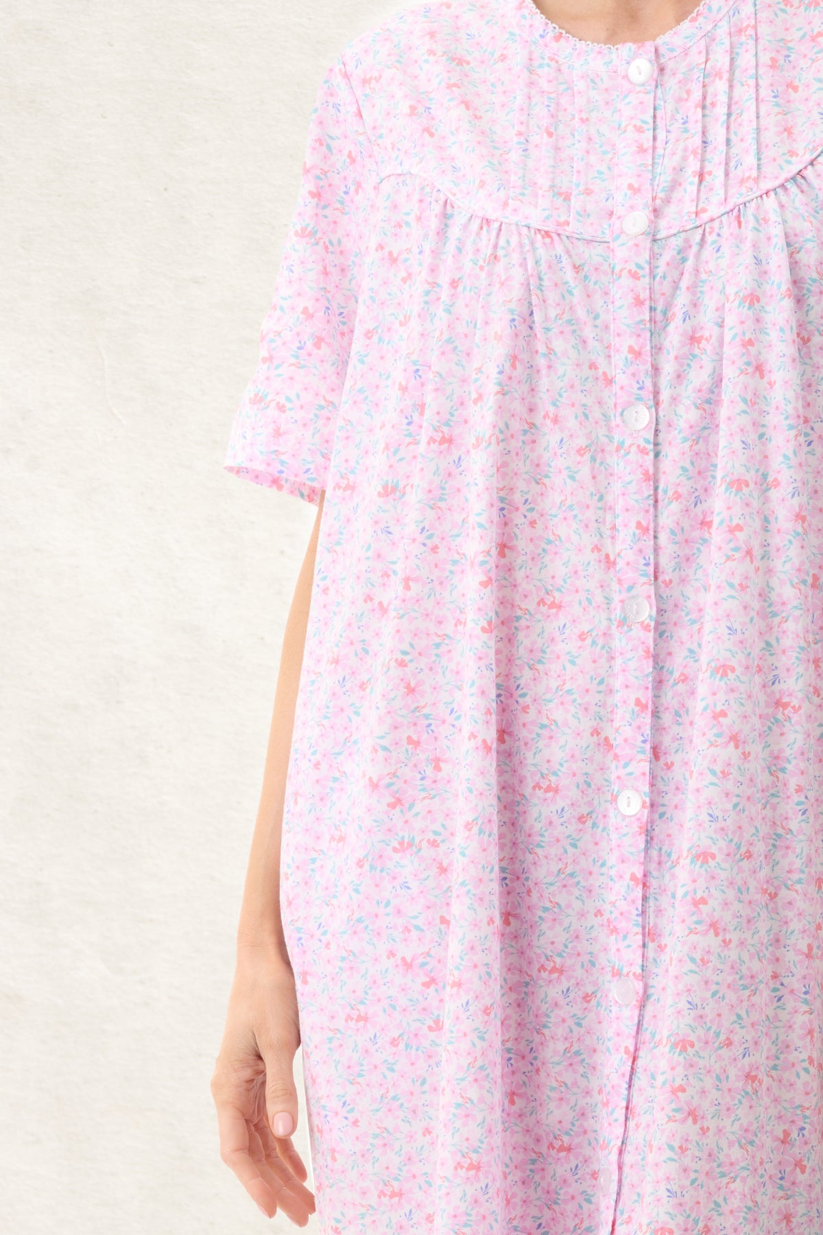 6HP17C - Connie Brunchcoat