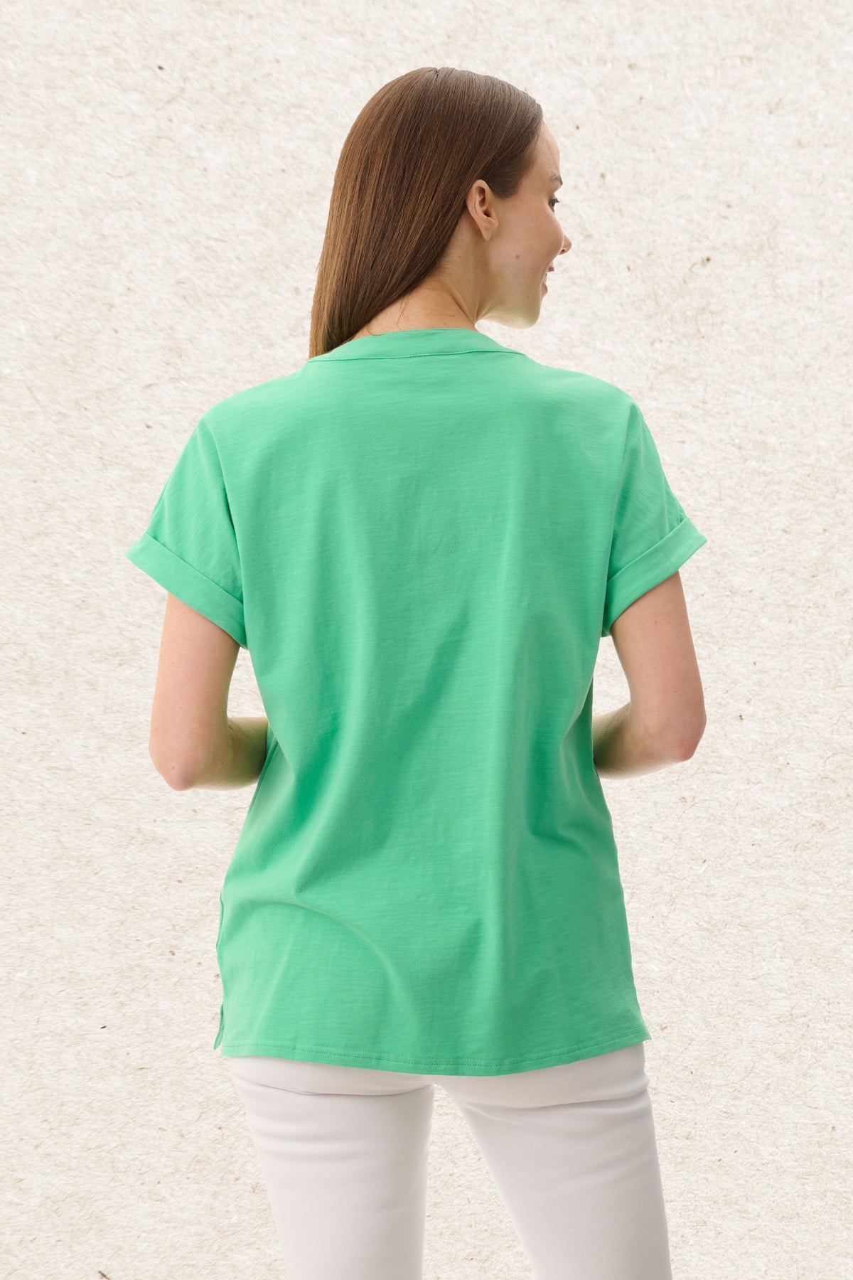 6LY07 - V-neck extended sleeve top