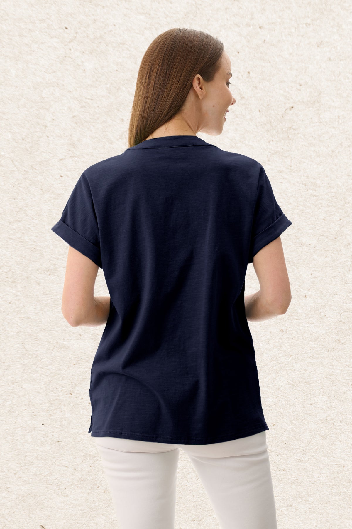 6LY07 - V-neck extended sleeve top