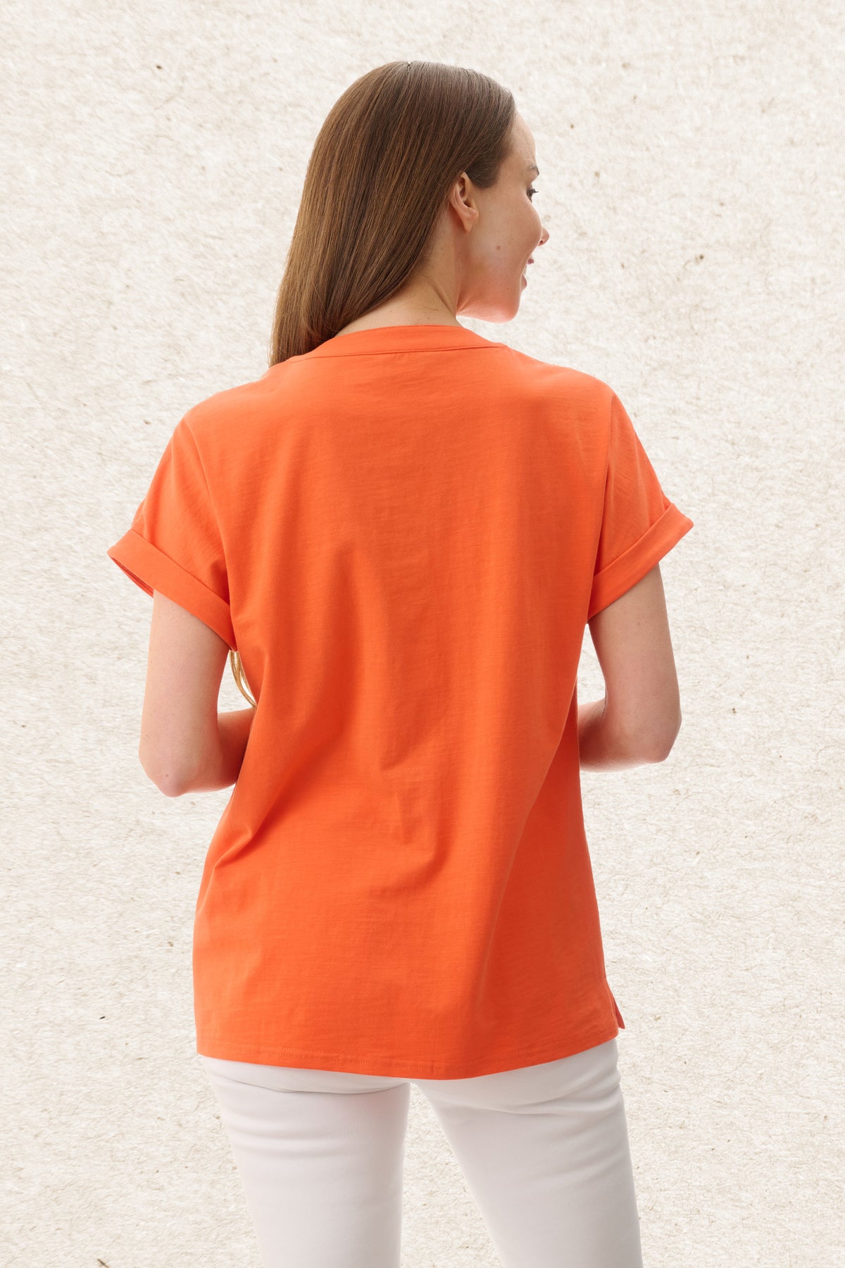 6LY07 - V-neck extended sleeve top