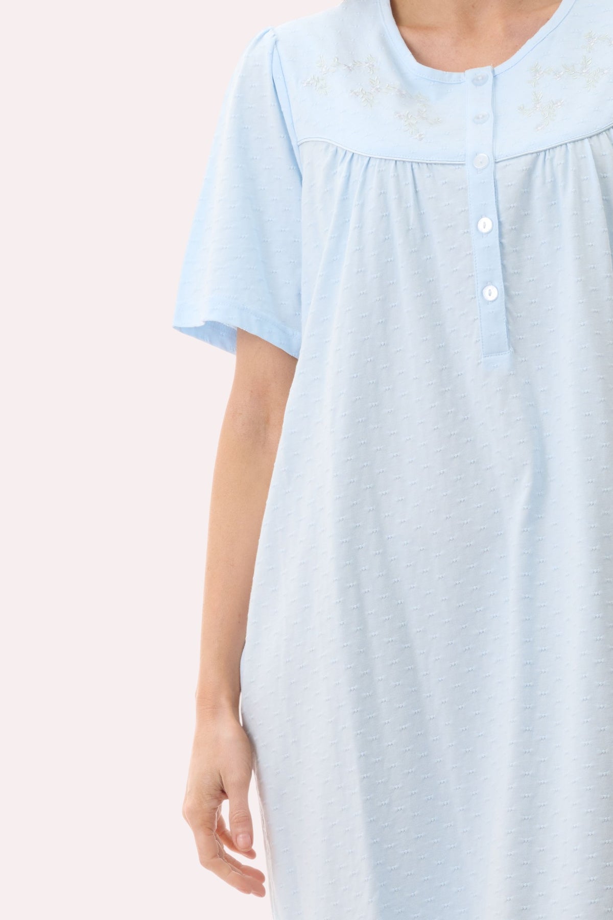 Short nightie