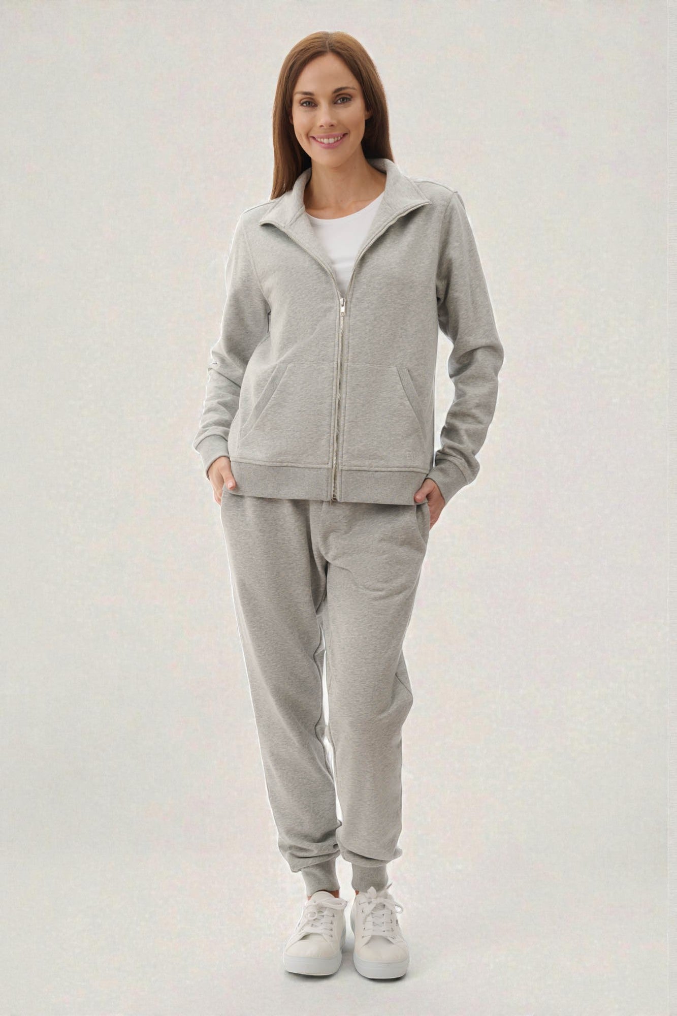 7FB69 - Zip through lounge jacket