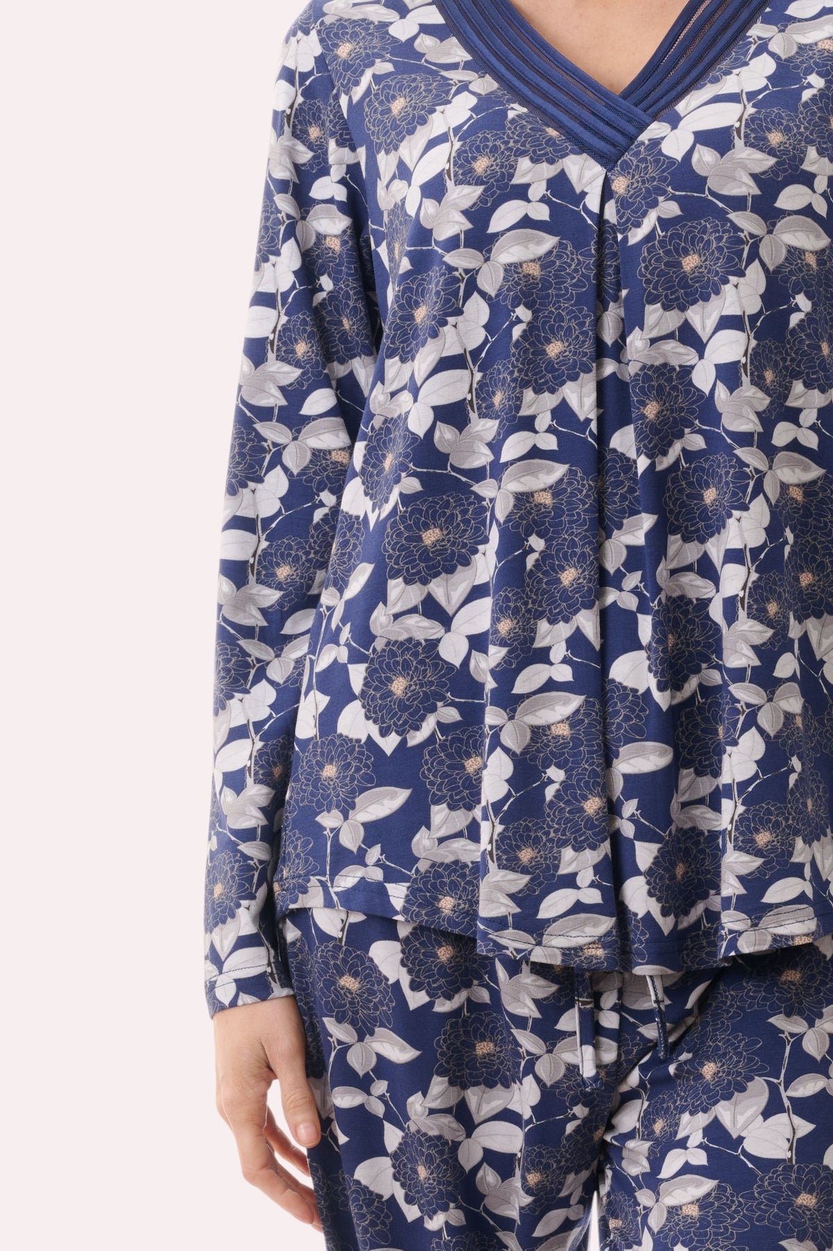 7KV55C - Coco satin detail pyjama