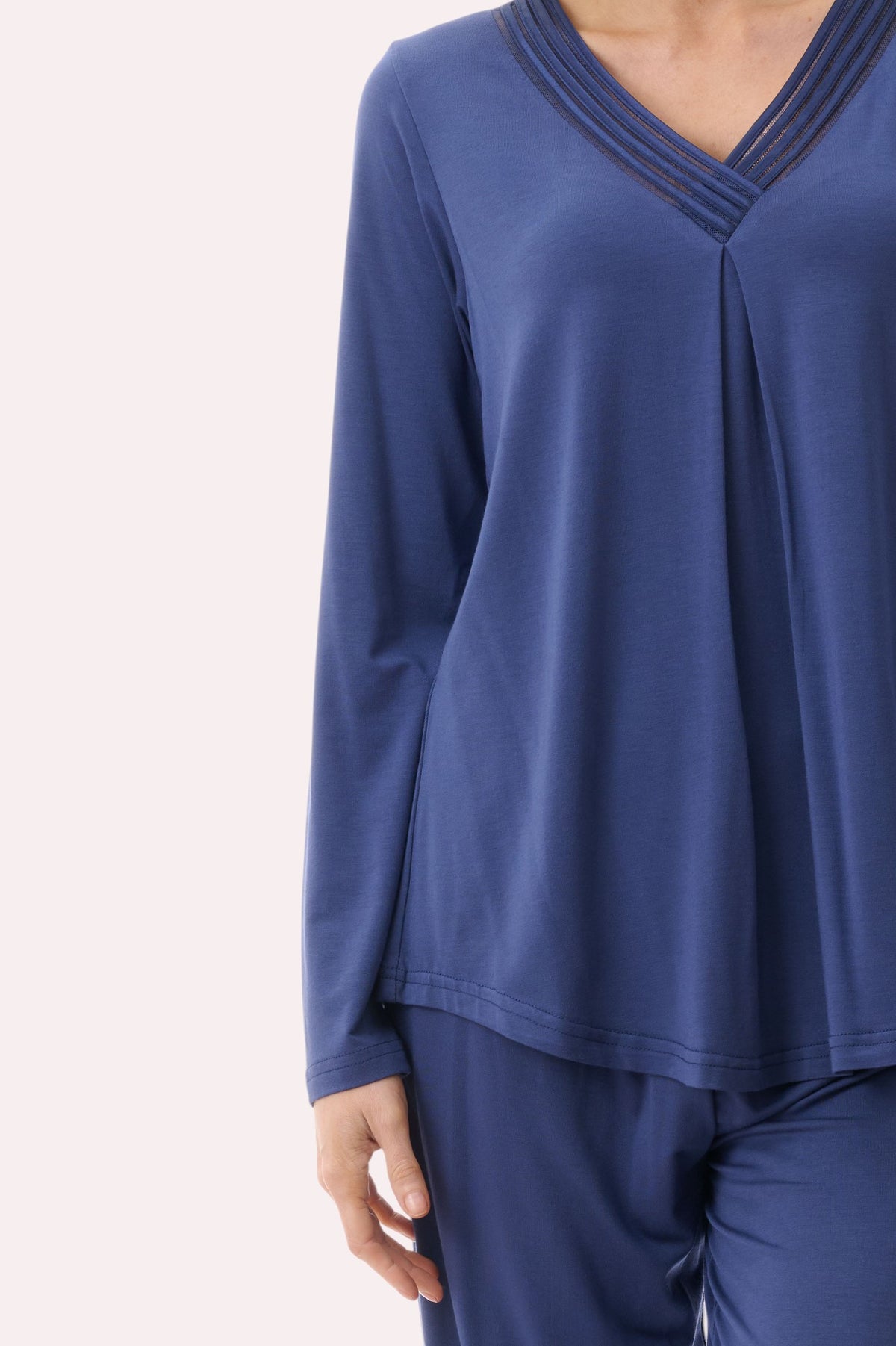 7LE55 - Satin detail pyjama