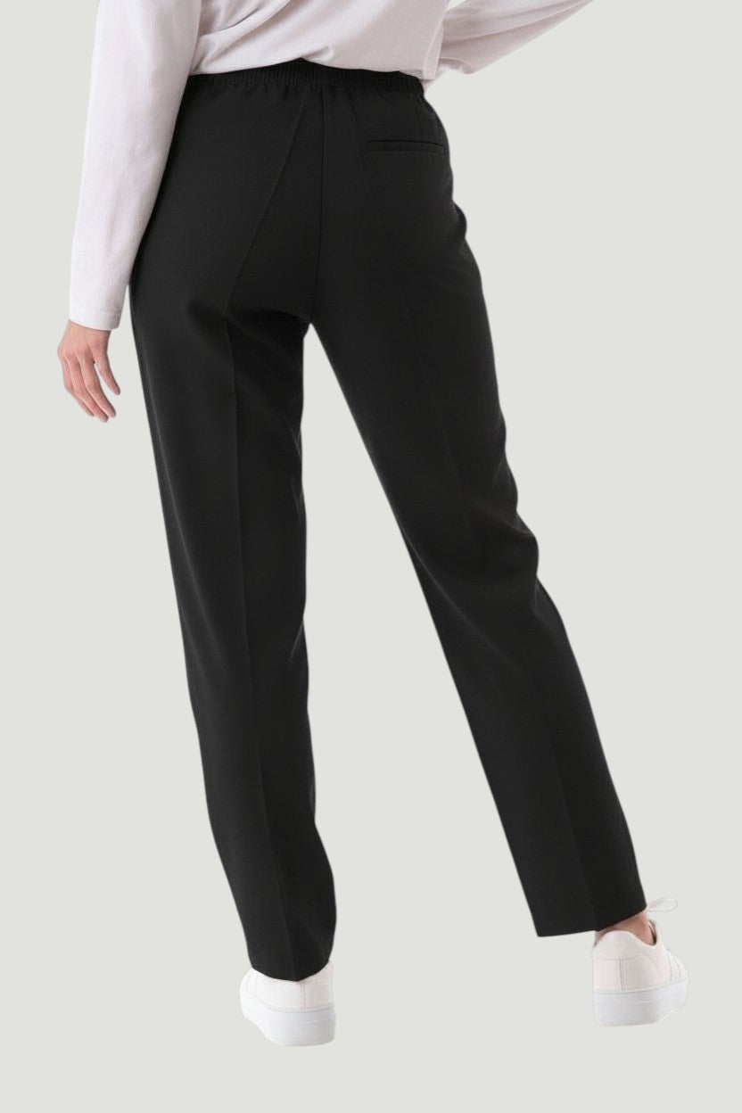 Short elastic waist pant
