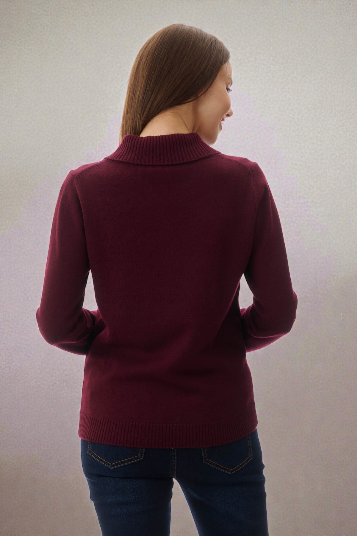 Crossover neck jumper
