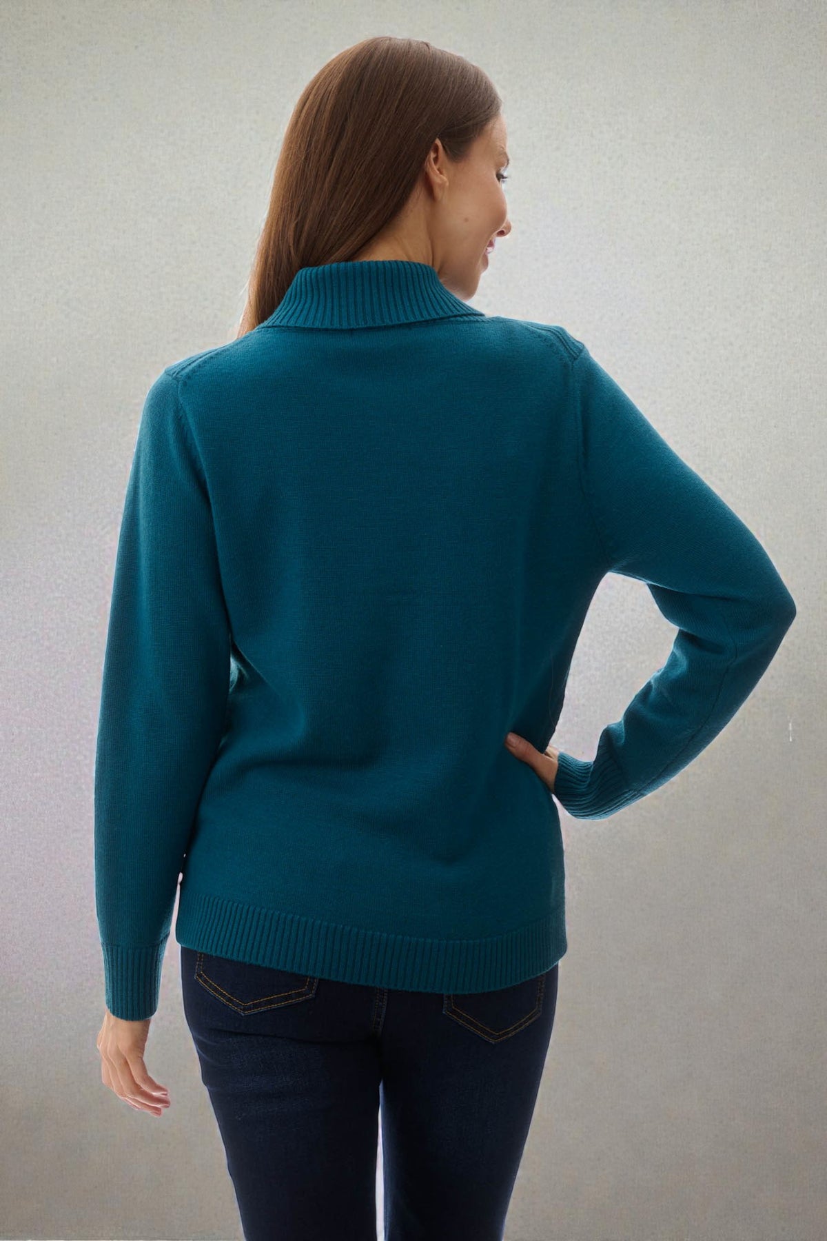 Crossover neck jumper