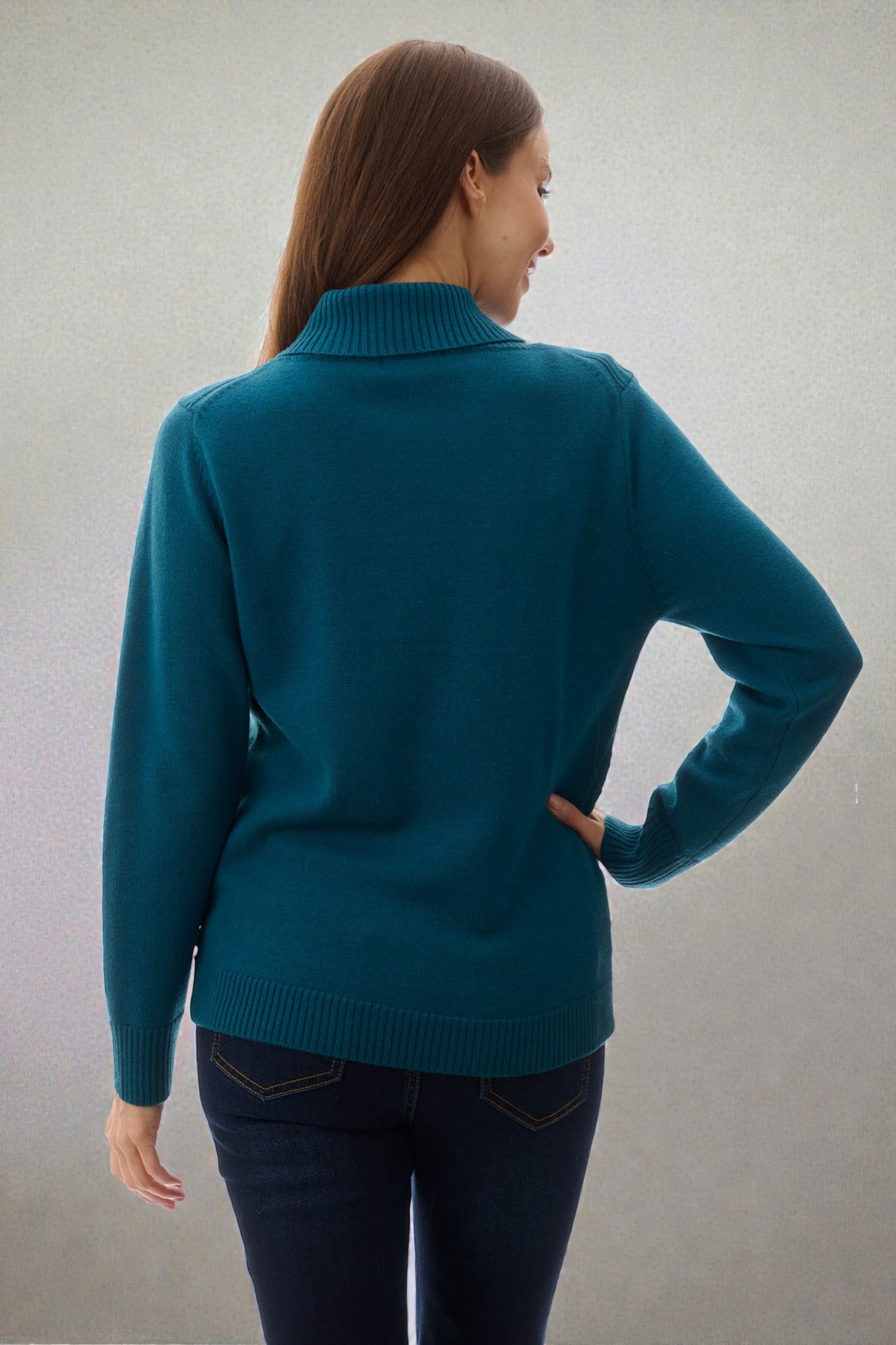 Crossover neck jumper