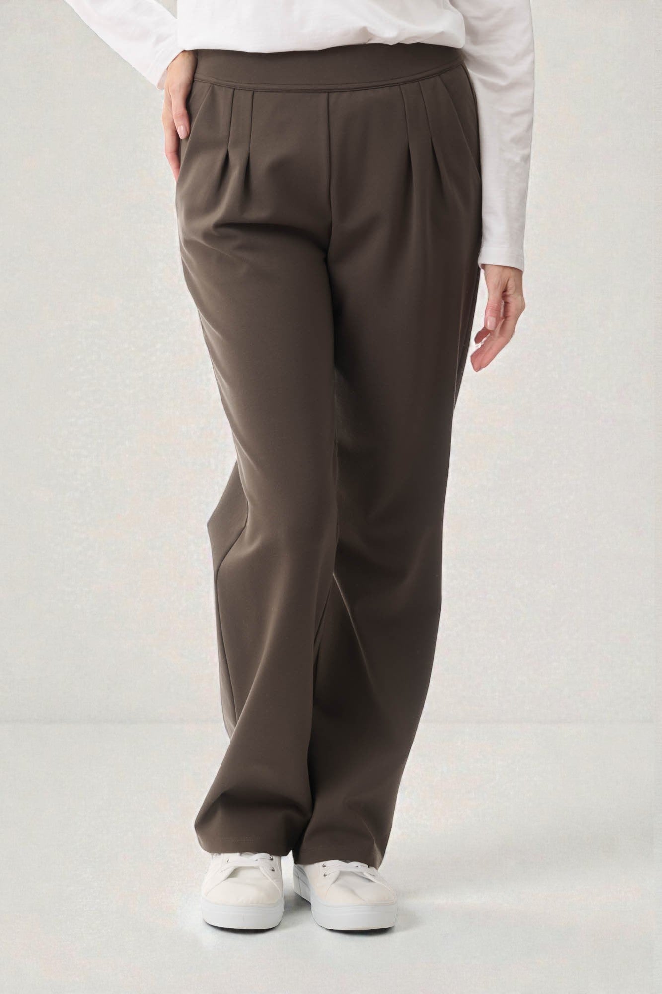 Straight leg pant