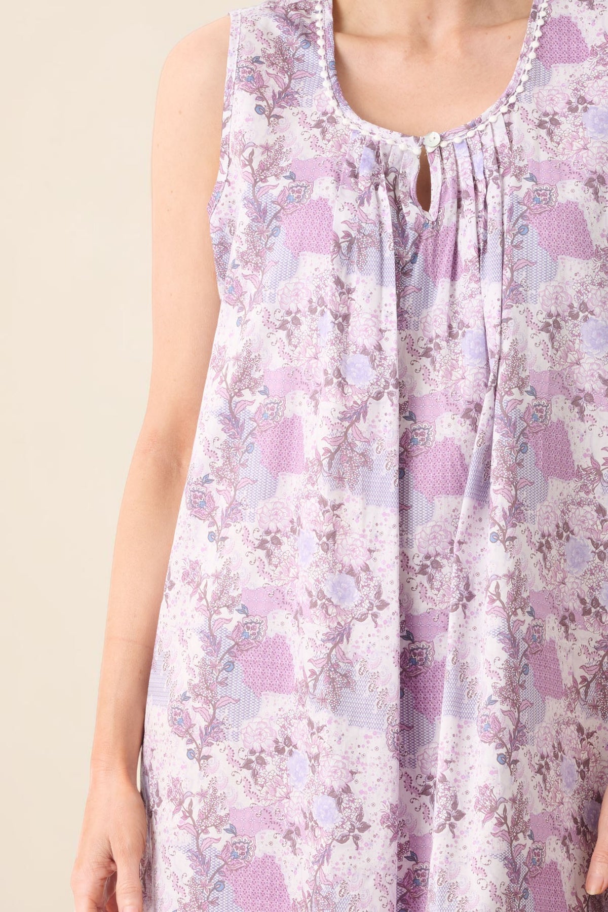 Como Sleeveless short nightie