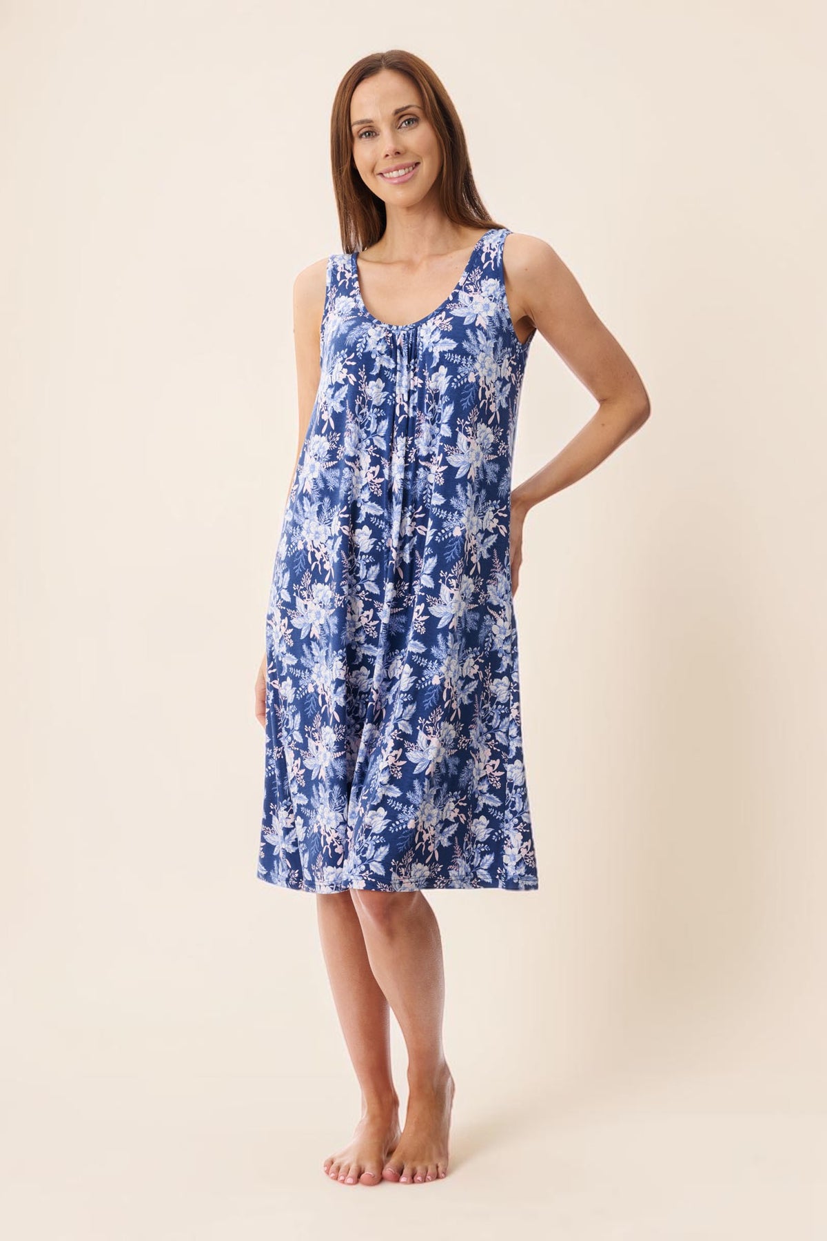 Trieste Sleeveless short nightie