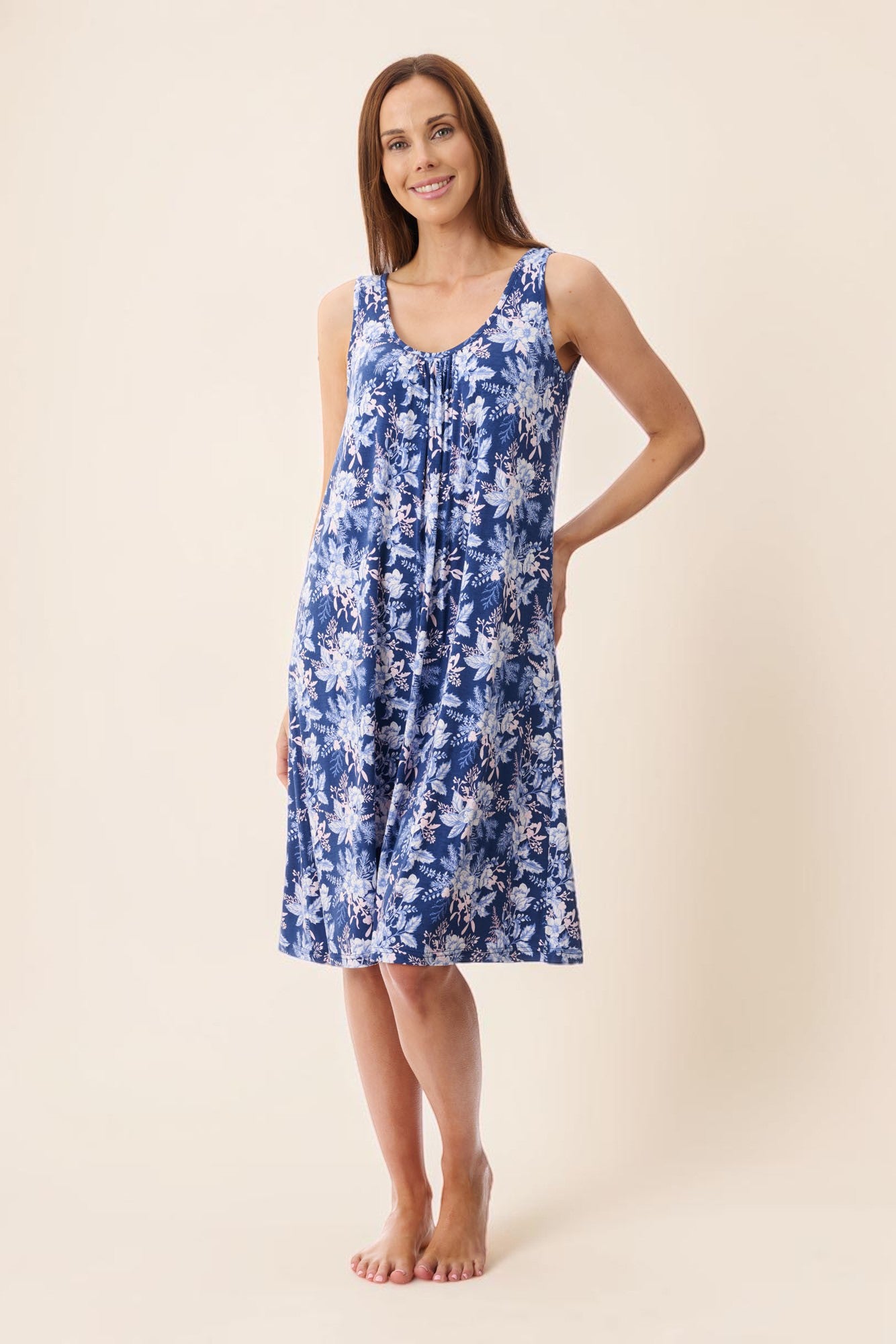 Trieste Sleeveless short nightie