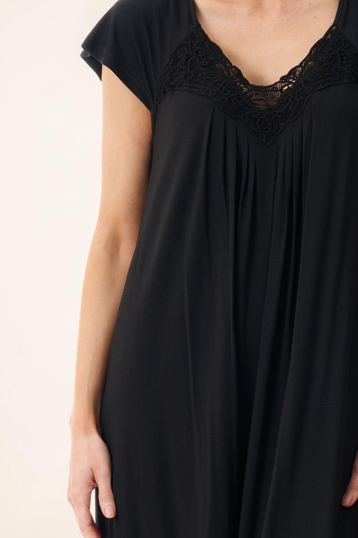 Short sleeve short nightie
