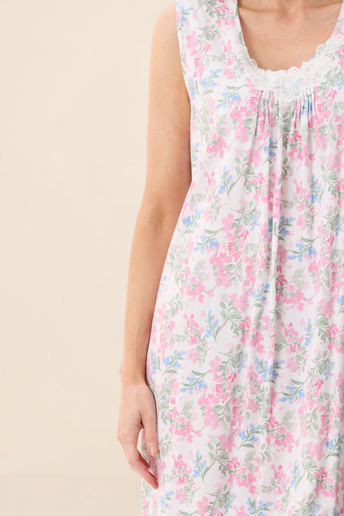 Arosa Sleeveless short nightie