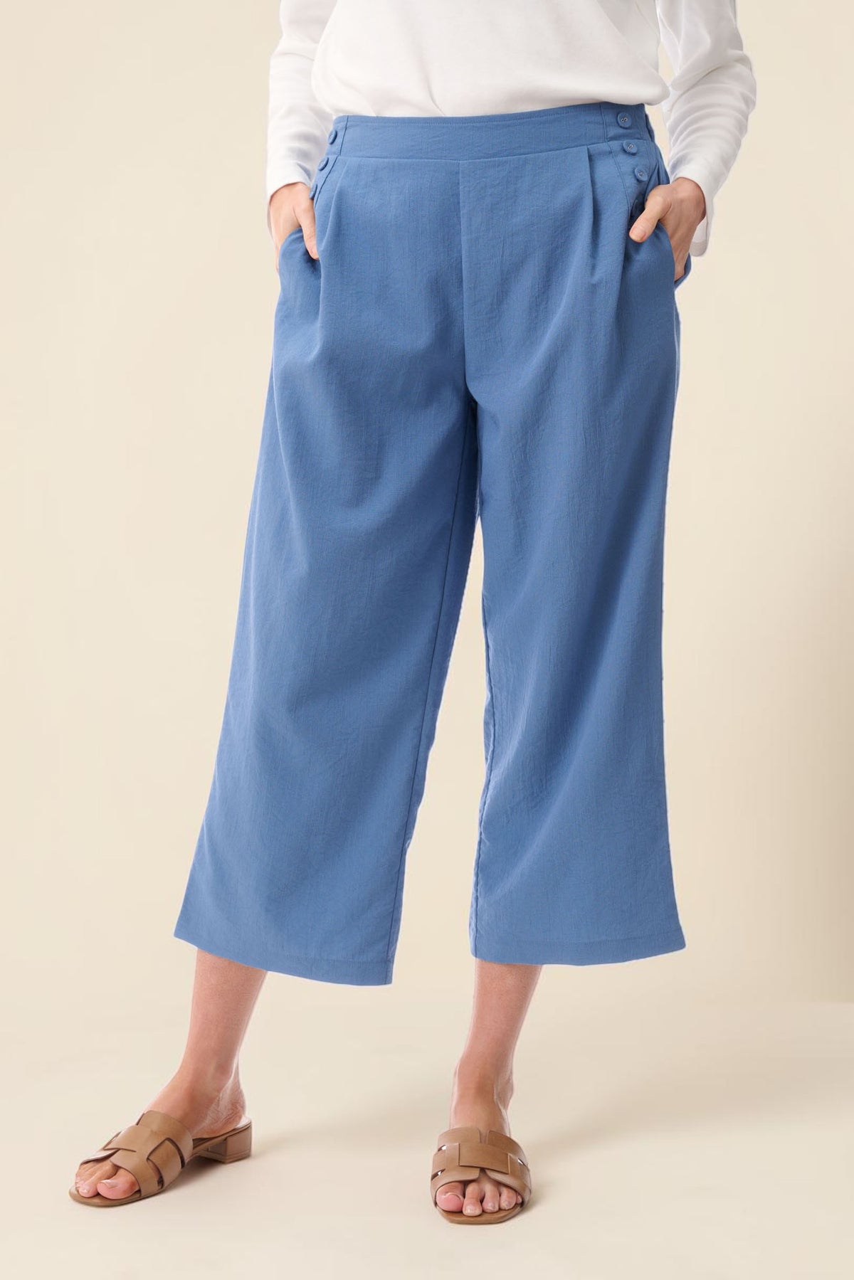 Crop button detail pant