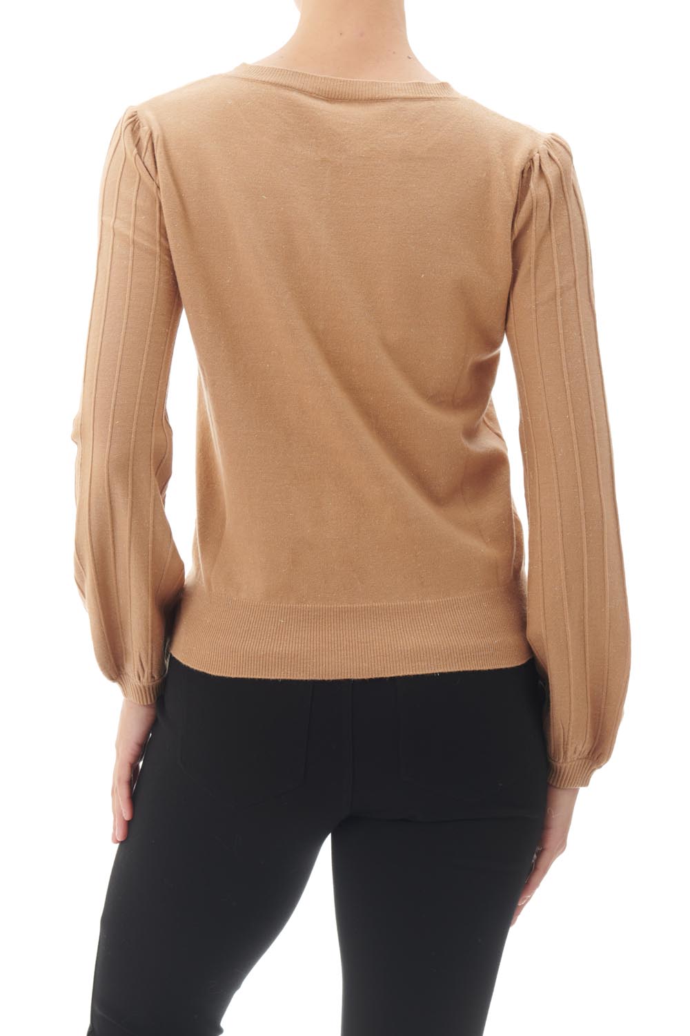 Sleeve detail knit